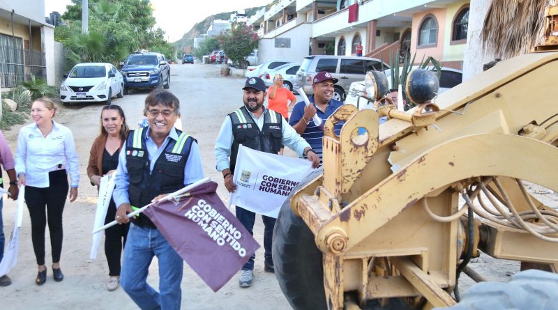 Más pavimentación para Los Cabos; encabeza el alcalde Oscar Leggs Castro el banderazo de inicio a obras en CSL