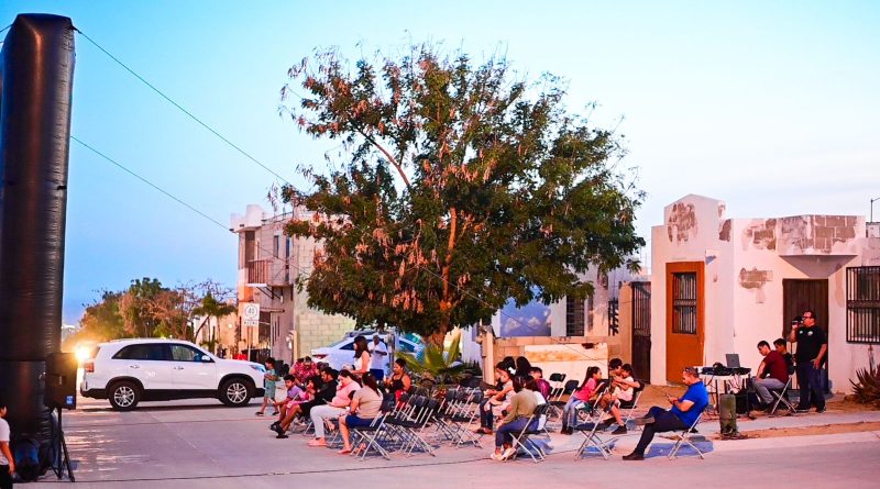 Desarrolla Cultura de Los Cabos programa “Cine en tu Comunidad” en la colonia Altamira Residencial de Cabo San Lucas