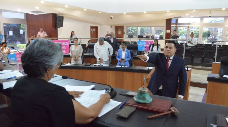 Rindió protesta como diputado del Distrito VII Ismael Rodríguez Piña