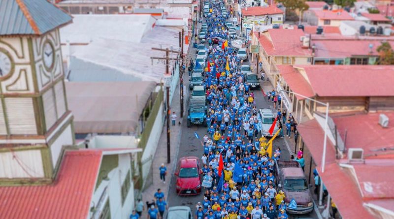 Encabeza Edith Aguilar mega caminata “Rumbo al triunfo” en Santa Rosalía