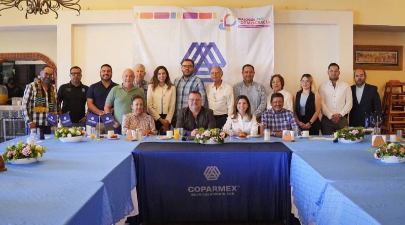 Presenta Susana Zatarain sus propuestas ante COPARMEX en La Paz