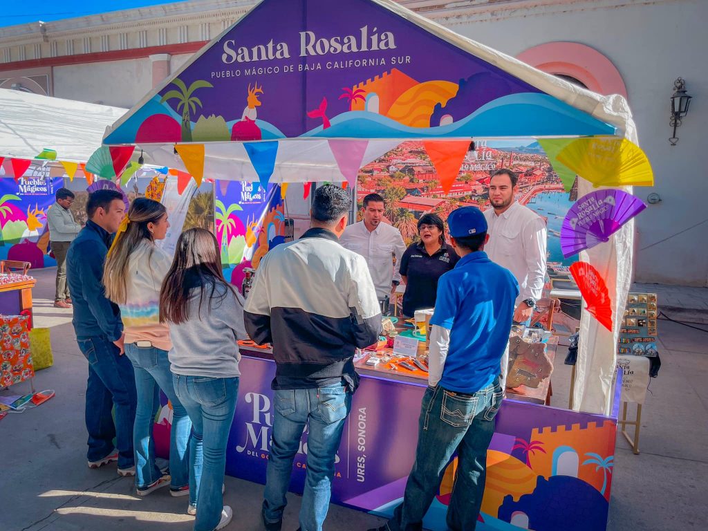Andrés Barrera, titular de la Dirección de Turismo Municipal; Luis Donaldo Millán, de la Dirección de Planeación Turística en Mulegé y Alma Colorado, presidenta del comité de Pueblos Mágicos de Santa Rosalía.