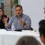 Acuerdan Gobierno y vecinos presentar propuesta de modificación a obra carretera en Chametla y El Centenario: Saúl González