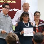Entrega Gobernador recursos del PACMyC a 31 creadores; preservan tradiciones y raíces sudcalifornianas